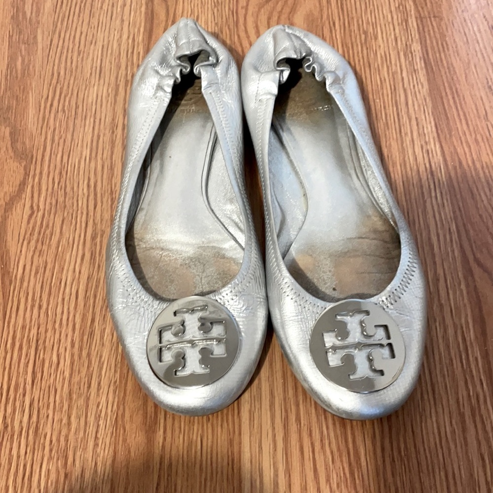 Tory Burch Reva Metallic Pewter Silver Flats